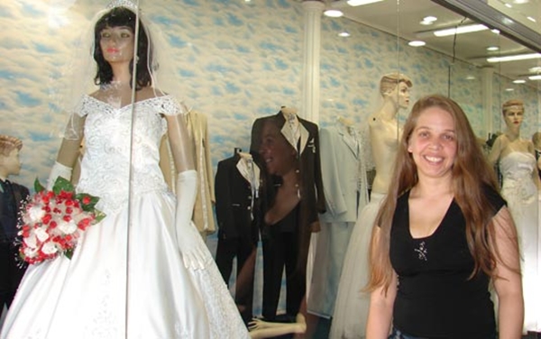 Atendente – Loja de vestidos de noiva – Itanhangá e Tijuca / RJ ate 11/02