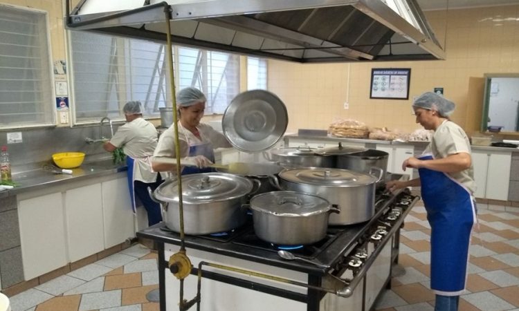 Auxiliar de Cozinha – R$ 1.059,00 – Self service – Penha – Ligue e agende sua Entrevista
