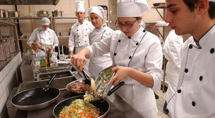 Cozinheiro - Preparo de cardápio e refeições - Rio de Janeiro 