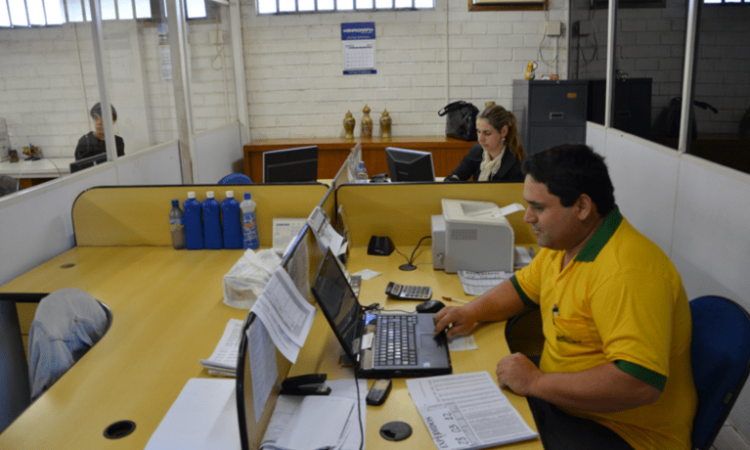 Encarregado de Frota - Controlar estoque de peças - Rio de Janeiro 