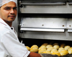 Padeiro - Preparar a massa dos pães - Rio de Janeiro 