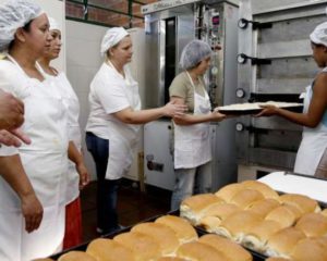 Padeiro - Preparar a massa dos pães - Rio de Janeiro 