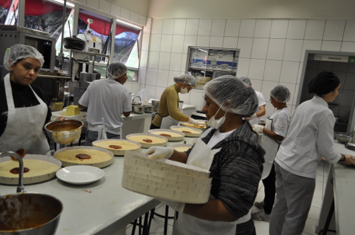 Auxiliar de Cozinha - R$ 1.150,00 - Rio de Janeiro 