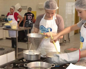 Auxiliar de Cozinha - Ajudar no preparo de alimentos - Rio de Janeiro 