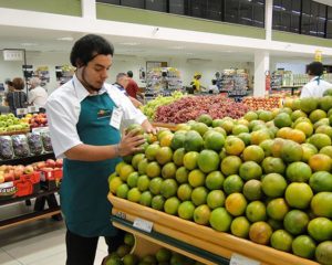 Repositor de Hortifruti - Controlar estoque de frutas - Rio de Janeiro 