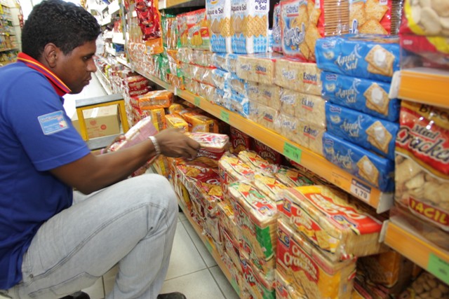 Auxiliar de Cozinha, Operador de Supermercado - R$ 1.250,00 - Escala 6×1, operar o fluxo de mercadorias - Rio de Janeiro 