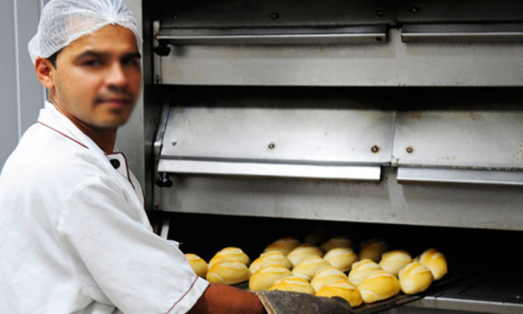 Padeiro - Preparar a massa dos pães - Rio de Janeiro 
