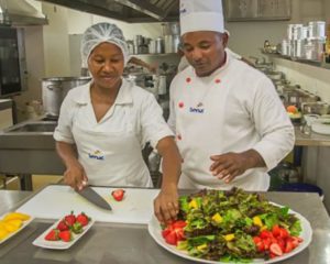 Pizzaiolo, Saladeiro - R$ 1.600,00 - Trabalhar em equipe, ramo alimentício - Rio de Janeiro 