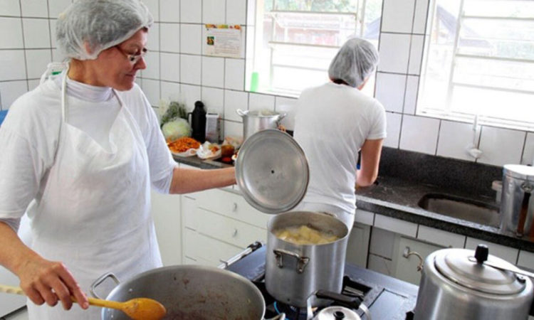 Operador de Cozinha, Recepcionista - R$ 1.250,00 - Trabalhar bem em equipe, ter bom relacionamento interpessoal - Rio de Janeiro 