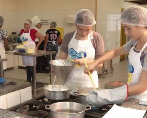 Ajudante de Cozinha, Auxiliar Administrativo - R$ 1.500,00 - Atender ligações, ter proatividade - Rio de Janeiro 