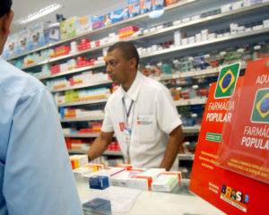 Auxiliar de Compras, Atendente de Medicamentos - R$ 1.200,00 - Ter comprometimento, trabalhar em escalas - Rio de Janeiro 