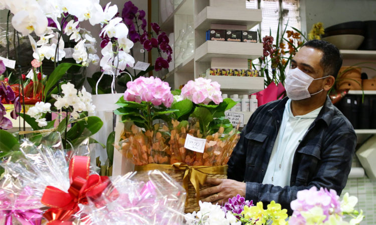 Florista, Frangueiro - R$ 1.600,00 - Ter disponibilidade de horário, conhecer flores diversas - Rio de Janeiro 