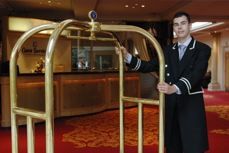 Guardião de Piscina, Mensageiro de Hotel - R$ 1.200,00 - Ter boa organização, trabalhar em equipe - Rio de Janeiro 