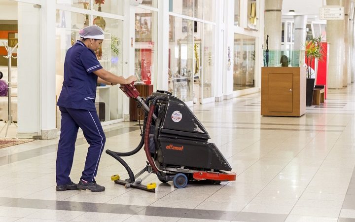 Técnico em Refrigeração, Faxineiro - R$ 1.229,37 - Realizar a limpeza do local, prestar servições refentes a manutenções - Rio de Janeiro 