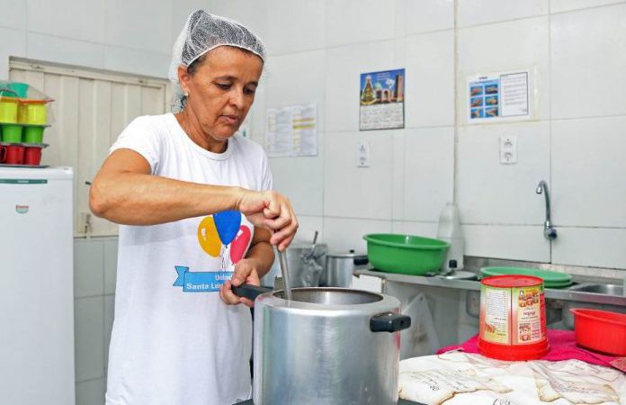 Ajudante de Cozinha, Subgerente - R$ 1.640,00 - Auxiliar nas atividades, efetuar a limpeza dos equipamentos utilizados - Rio de Janeiro 