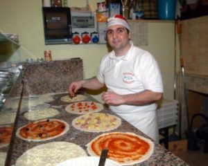 Subgerente de Restaurante, Pizzaiolo - R$ 1.700,00 - Trabalhar em equipe, ter boa fluência escrita - Rio de Janeiro 