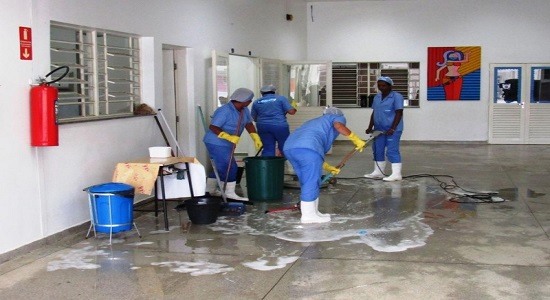 Auxiliar de Serviços Gerais, Gerente de Padaria - R$ 1.200,00 - Atuar na limpeza do local, ser organizado - Rio de Janeiro 