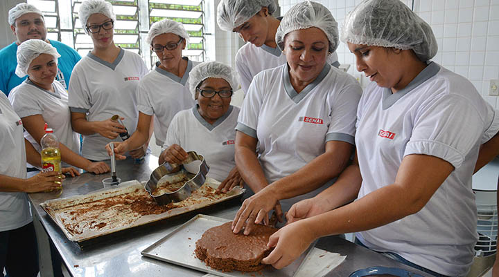 Confeiteiro, Encarregado - R$ 3.163,23 - Ser um profissional organizado, ter proatividade - Rio de Janeiro 