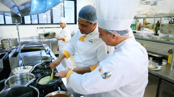 Cozinheiro, Auxiliar de Sistema - R$ 1.300,00 - Organização do cardápio, ter proatividade - Rio de Janeiro 