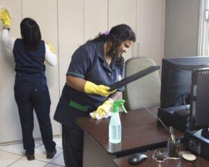 Auxiliar de limpeza, auxiliar de serviços gerais, copeira, técnico de enfermagem - R$ 1.350,00 - com e sem experiência - Rio de Janeiro