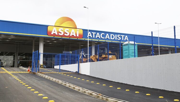 Assaí Atacadista vagas para empacotadora, frente de caixa e cafeteria, repositor, auxiliar de cozinha, cartazista - Tijuca / RJ