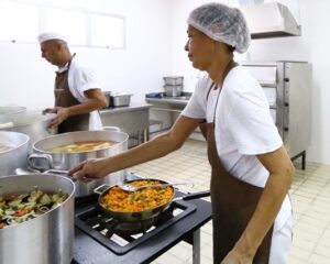 Ajudante de cozinha, serviços gerais, jovem aprendiz, balconista, costureira - Escola - Rio de Janeiro